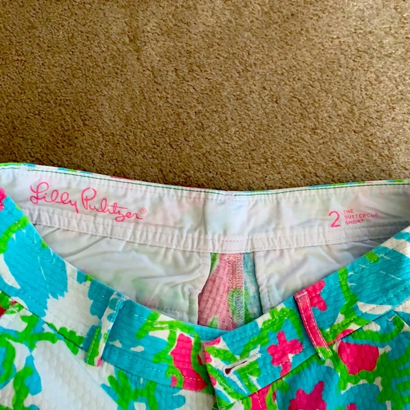 Lilly Pulitzer Scalloped Shorts - Picture 3 of 3